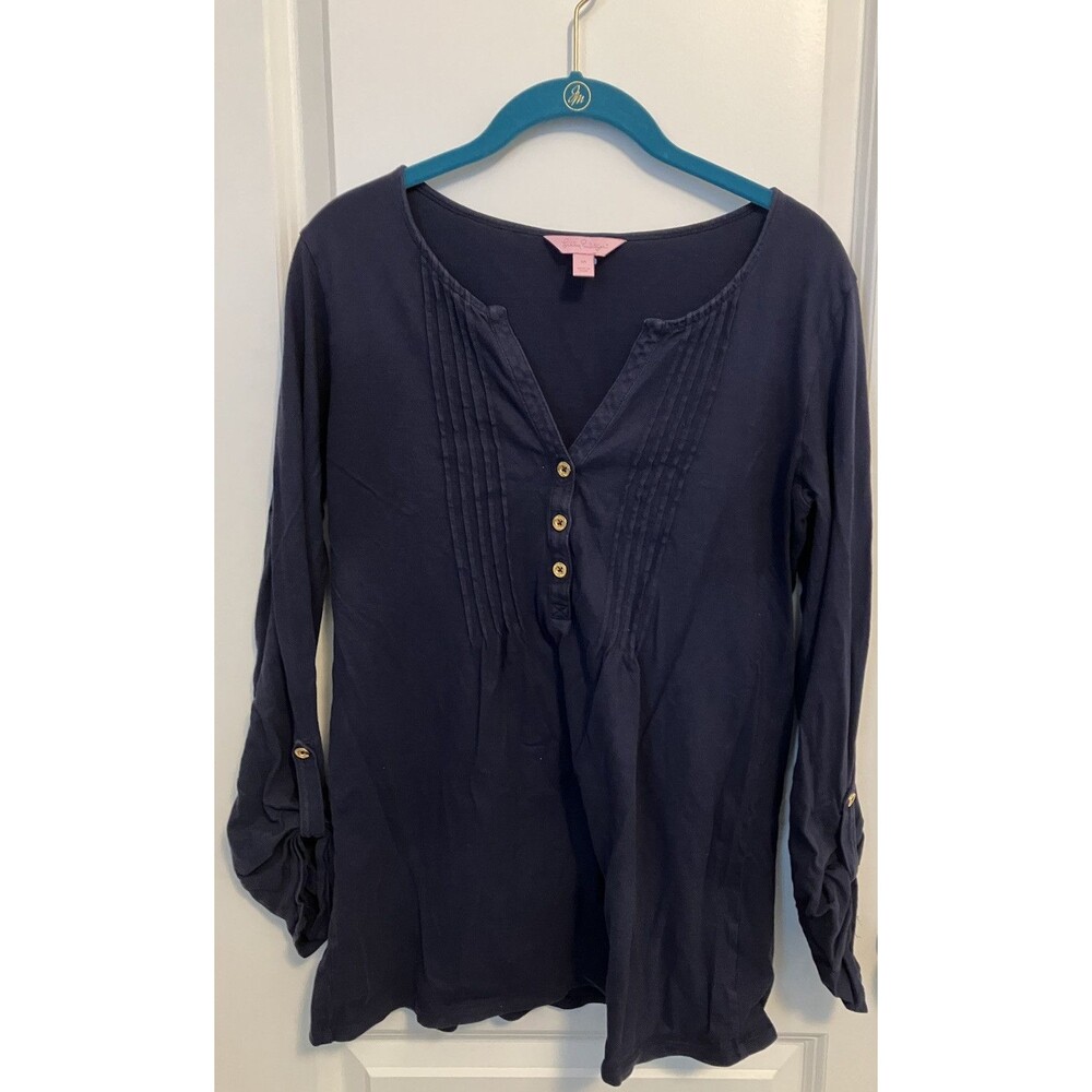 LILLY PULITZER Long Sleeve Top Medium Navy Blue Pima Cotton gold buttons tab
